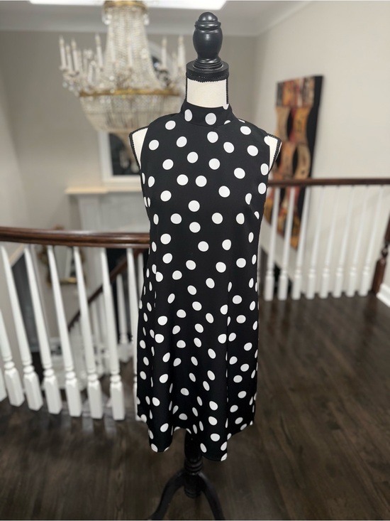 White House Black Market Dresses & Skirts - White House Black Market Black & White Polka Dot Mini Dress